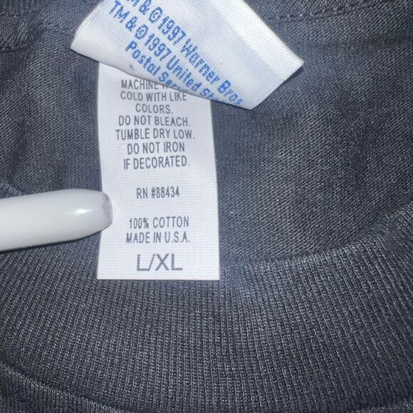 Vintage 90s Looney Tunes Stamp Collection Bugs Bunny  T-shirt in postage box L/X - Picture 11 of 11